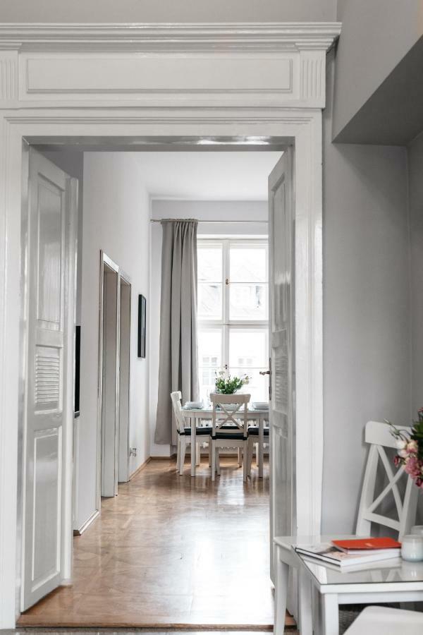 Square Apartment - Loftaffair Краков Экстерьер фото