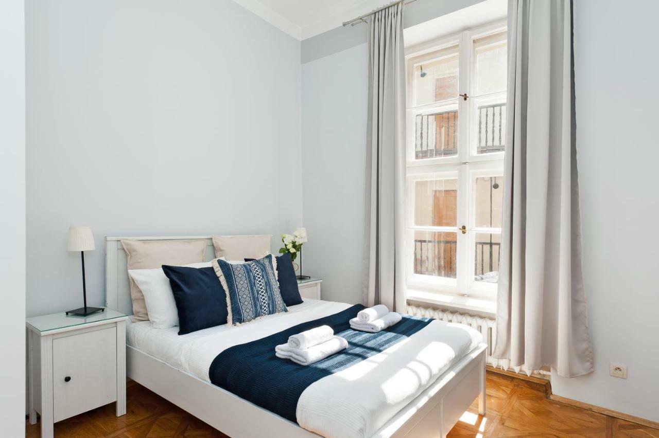 Square Apartment - Loftaffair Краков Экстерьер фото